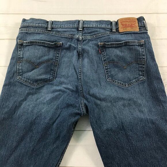 Levi Strauss & Co. Men's Straight Fit Jeans W42/L32 - Picture 13 of 13